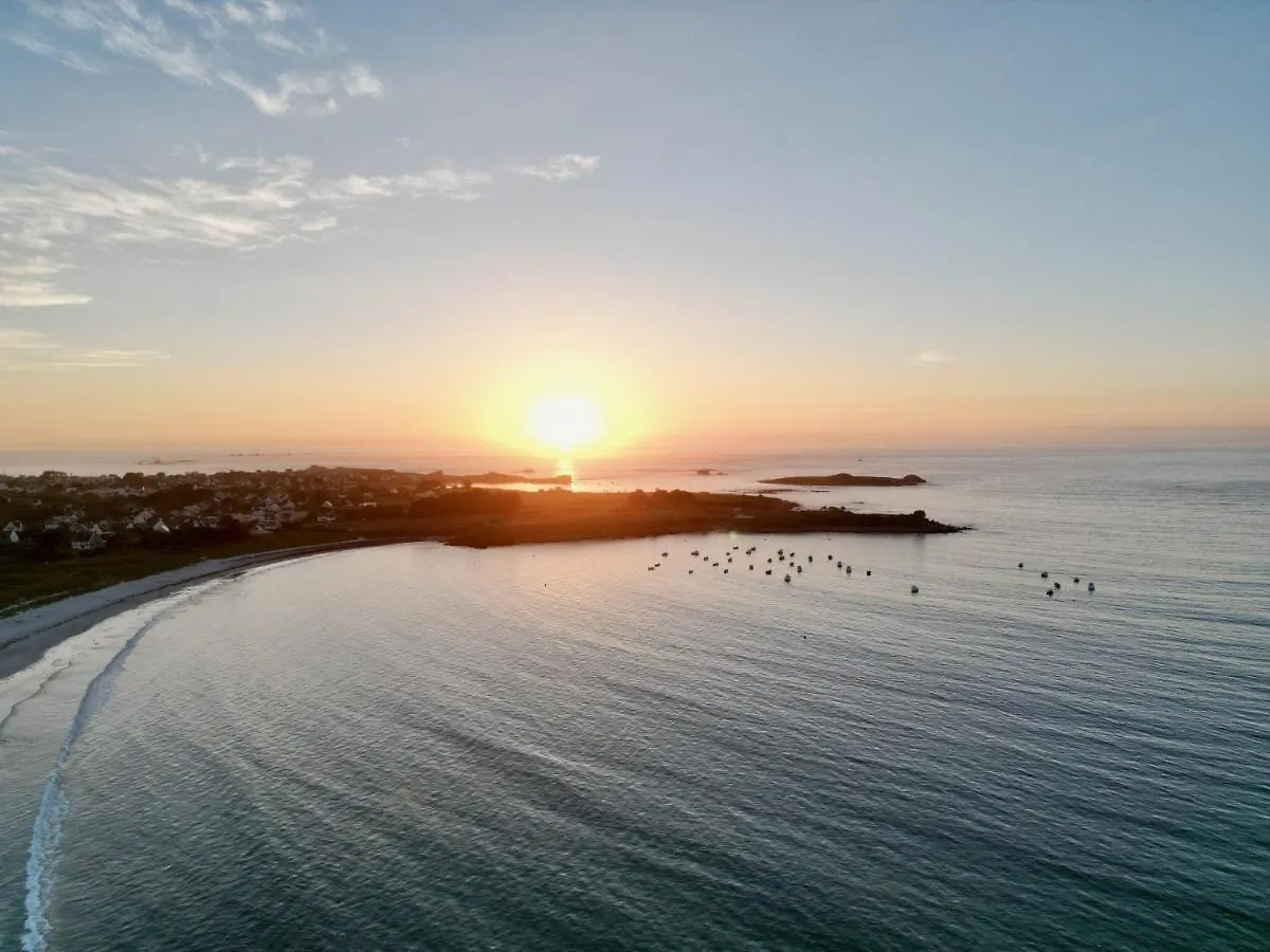 Ty Bulle - Logement Insolite Les Pieds Dans L'Eau Ploudalmezeau Holiday home