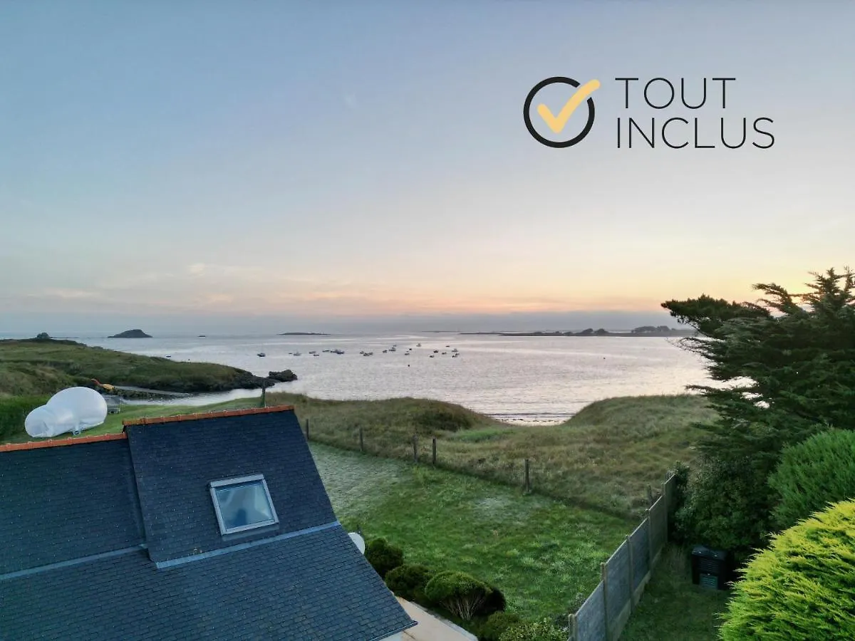 Holiday home Ty Bulle - Logement Insolite Les Pieds Dans L'Eau Ploudalmezeau France