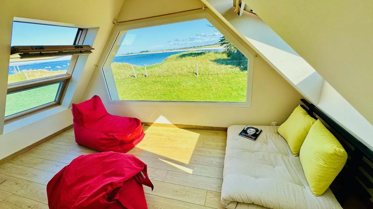 Holiday home Ty Bulle - Logement Insolite Les Pieds Dans L'Eau Ploudalmezeau