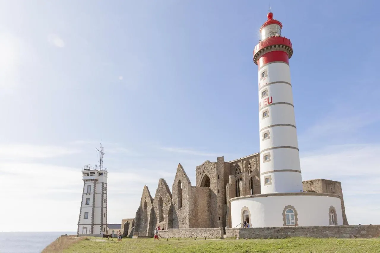 Holiday home Ty Bulle - Logement Insolite Les Pieds Dans L'Eau Ploudalmezeau France